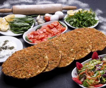 Adana Lahmacun 1 porsiyon ( 5 ad.)