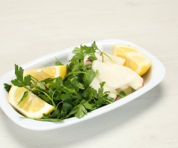 Yeşillik Salatası Limon